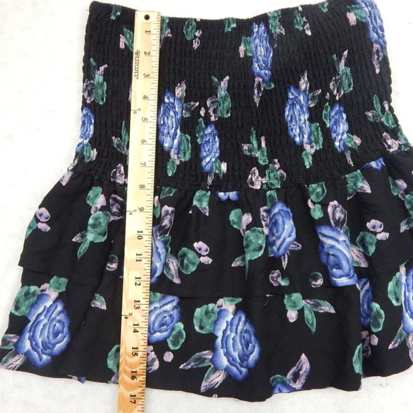 Wild Fable Womens Black Floral Smocked Ruffle Mini Skirt Size Large - Picture 3 of 5